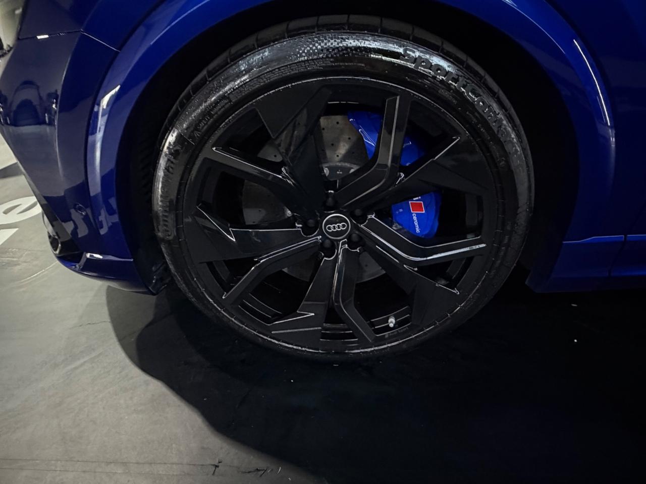 Audi Q8 RS TFSI V8 quattro tiptronic