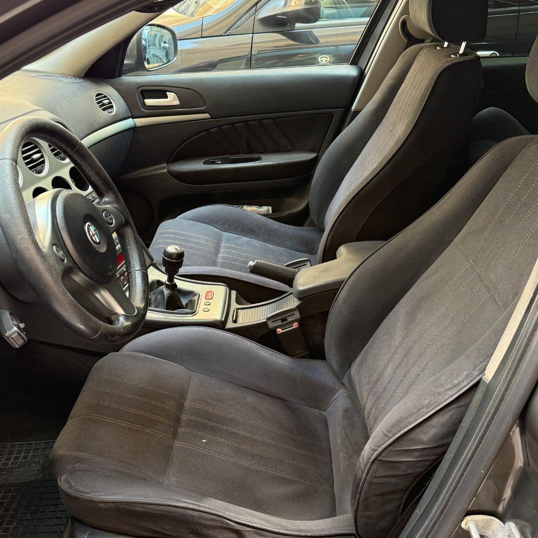 Alfa Romeo 159 1.9 JTDm 16V Sportwagon Exclusive