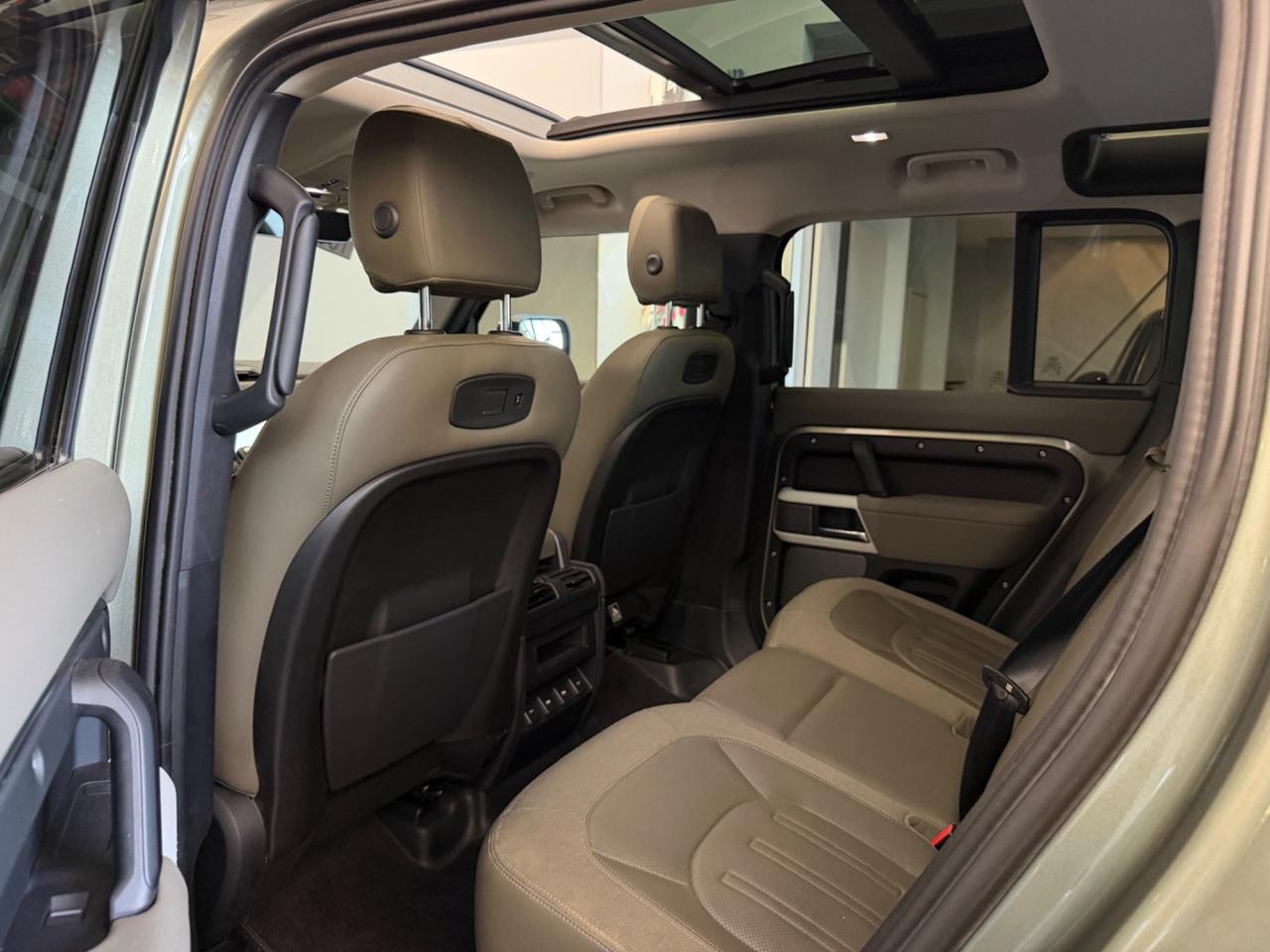 Defender 110 2.0 SD4 240CV AWD Auto 72 Yrs. WEB Edition