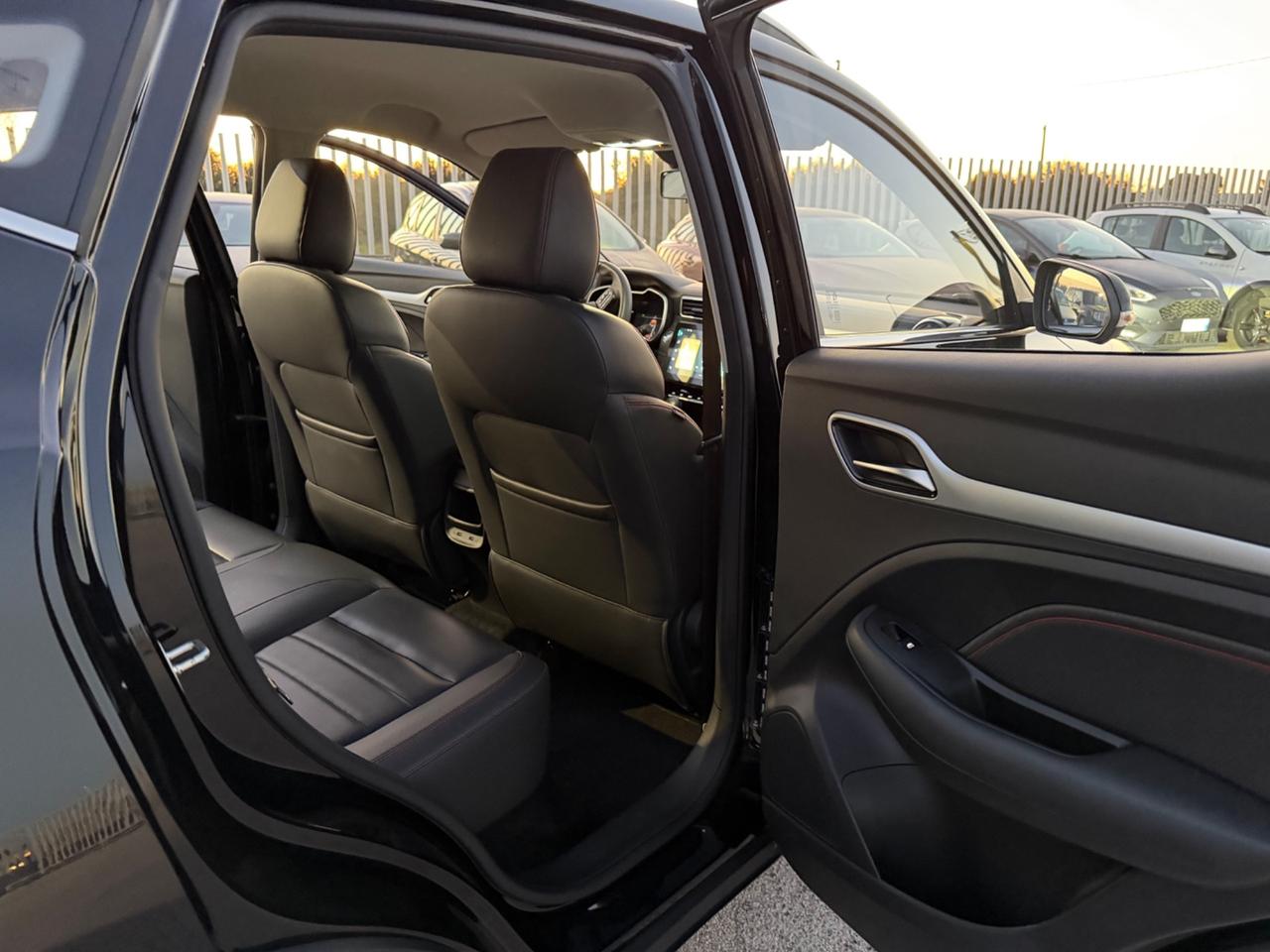 MG ZS 1.0T-GDI 111CV AUT LUXURY FULL LED MY24