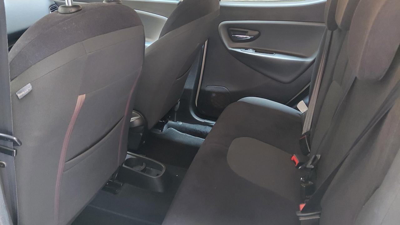 Lancia Ypsilon 0.9 TwinAir 85 CV 5 porte S&S Platinum