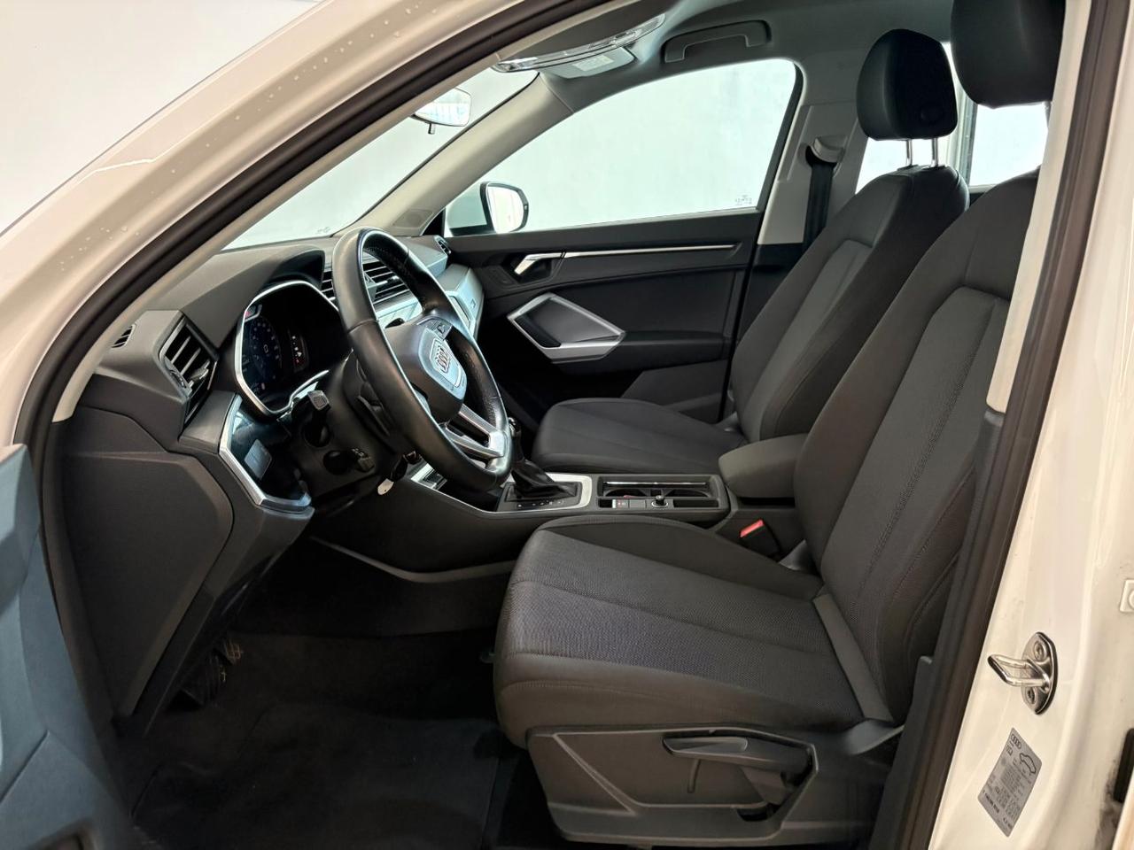 Audi Q3 35 1.5 tfsi mhev s-tronic