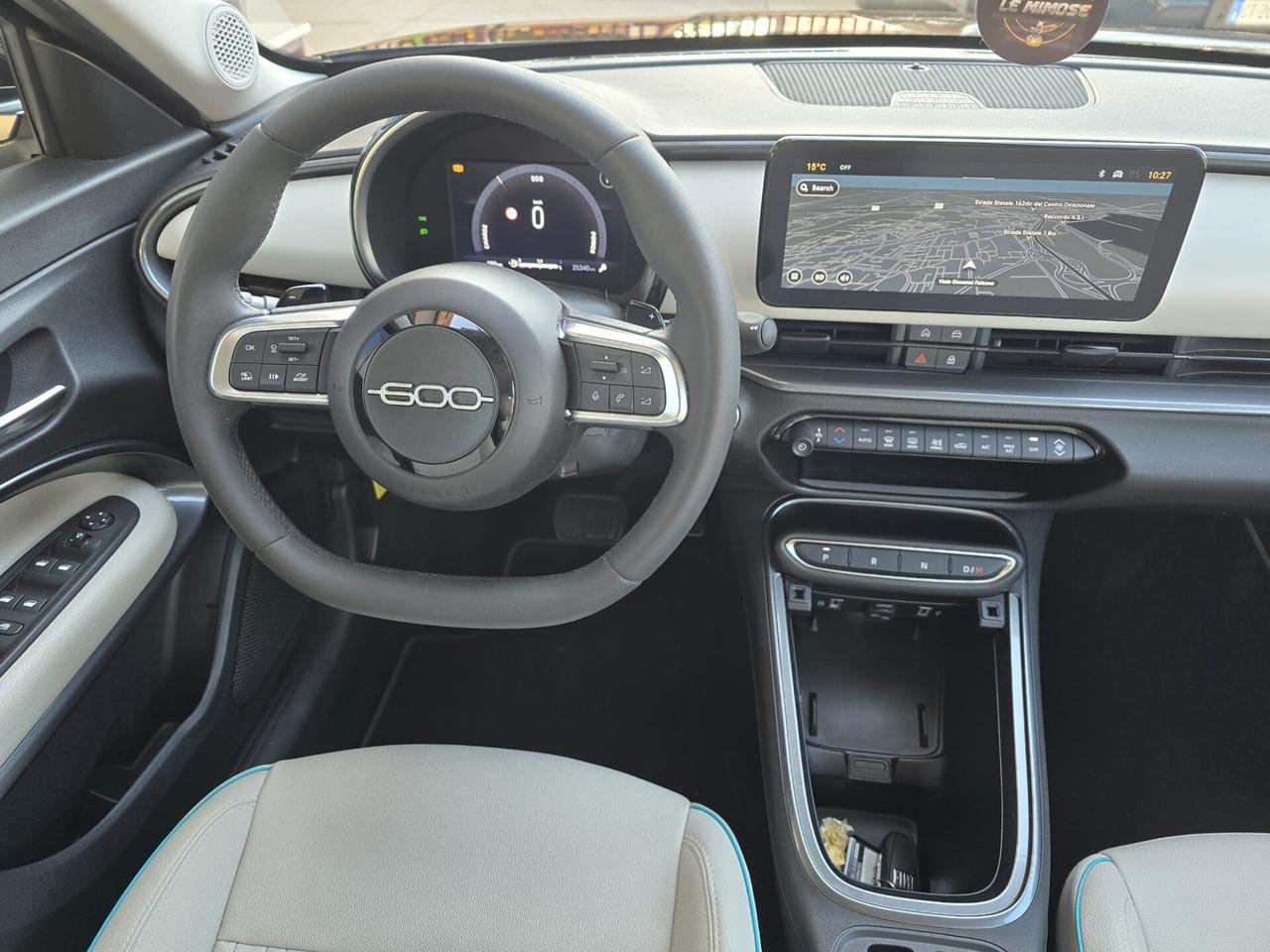 Fiat 600 Hybrid 110 CV DCT MHEV La Prima