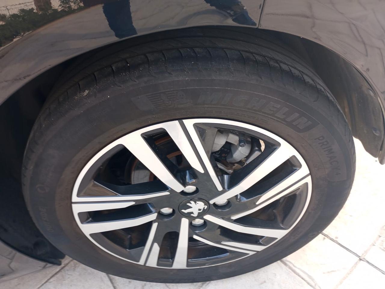 Peugeot 208 BlueHDi 100 S&S 5 porte Allure