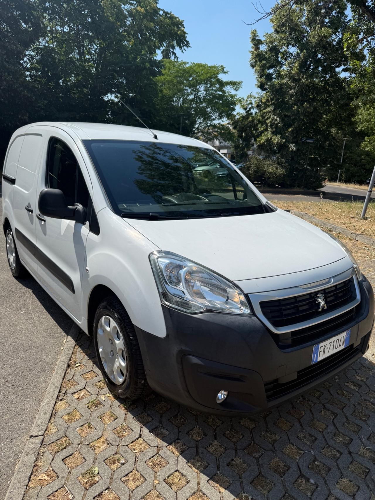 Peugeot Partner BlueHDi 100 ETG6 S&S L1 Furgone Pro