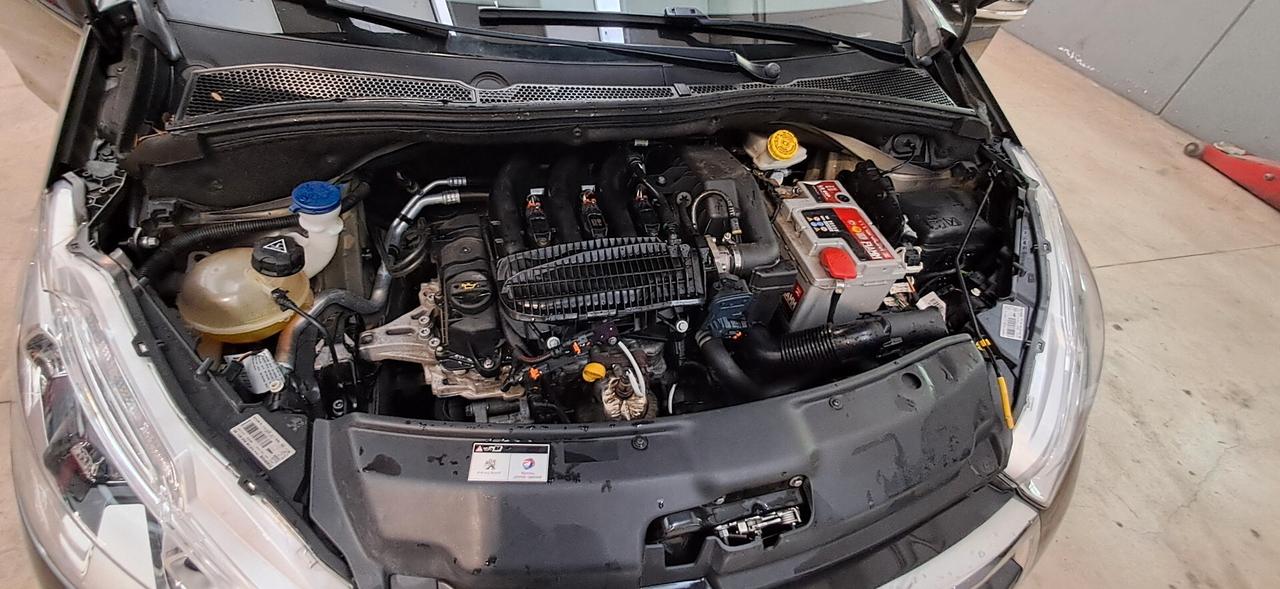 Peugeot 208 PureTech 1.2 km 0
