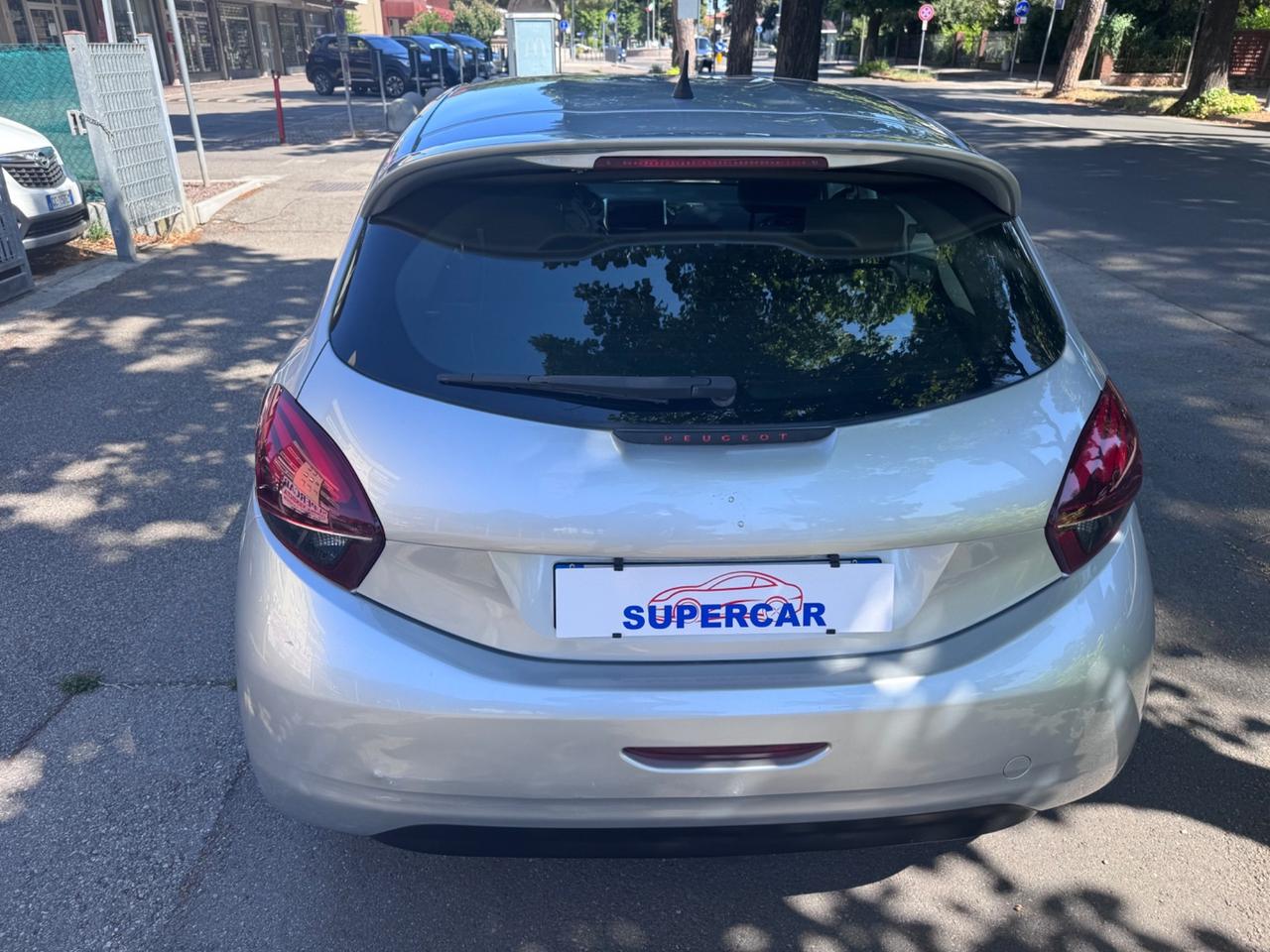 Peugeot 208 1.2 benzina neopaten garanzia 12 mesi