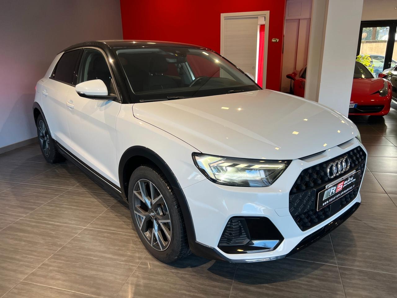 Audi A1 citycarver 30 TFSI S tronic Identity Contrast