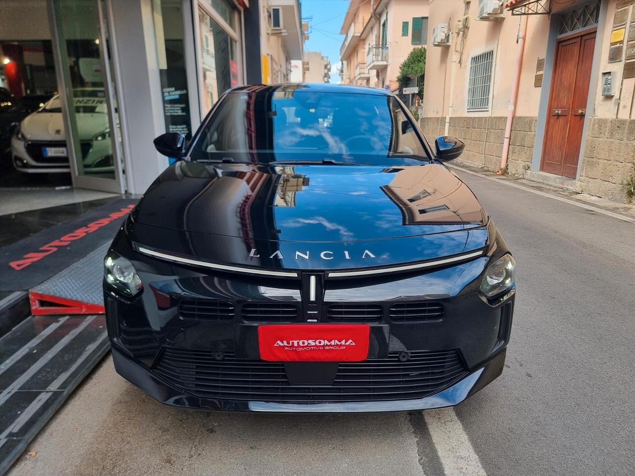 Lancia Ypsilon Hybrid e-DCT Edizione Cassina