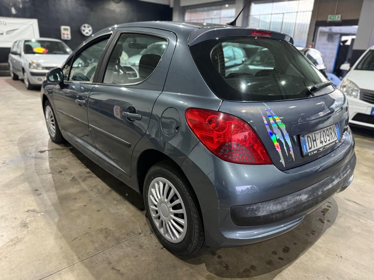 Peugeot 207 1.4 8V 75CV 5p. X Line