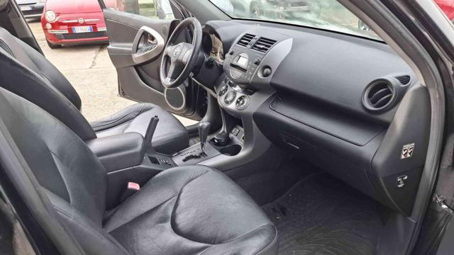 TOYOTA RAV 4 MY23 RAV 2.0 Luxury CAMBIO AUTOMATICO ROTTO