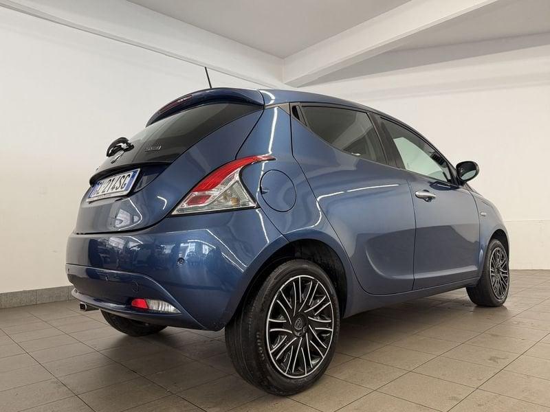 Lancia Ypsilon 1.0 FireFly 5 porte S&S Hybrid Gold