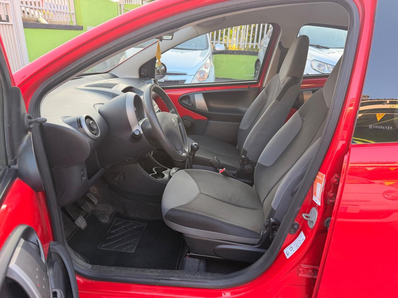 Peugeot 107 1.0 68CV 5p. SUPERGA 2014