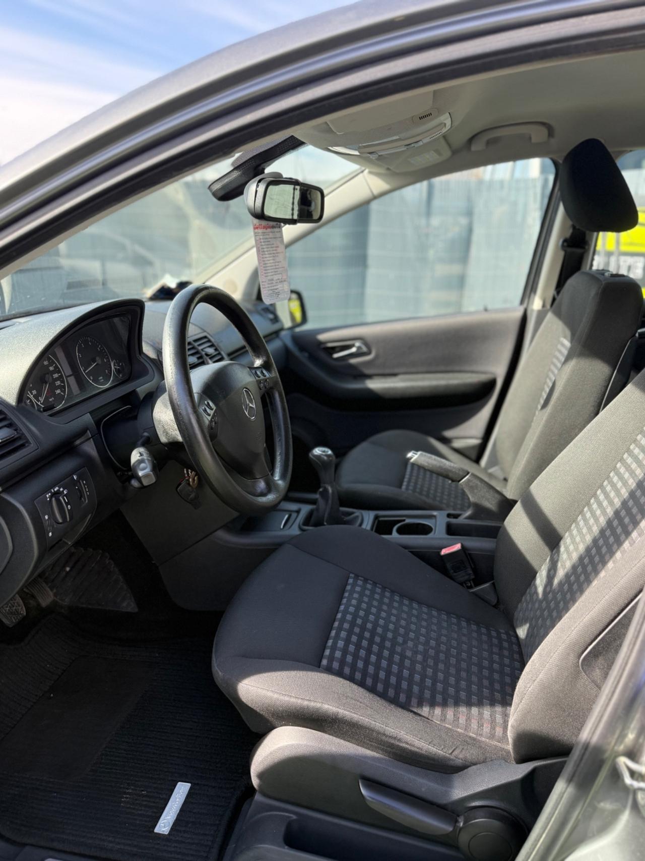 Mercedes CLASSE A 160 BENZINA 2011 BLUEFFICENCY NEOPATENTATI