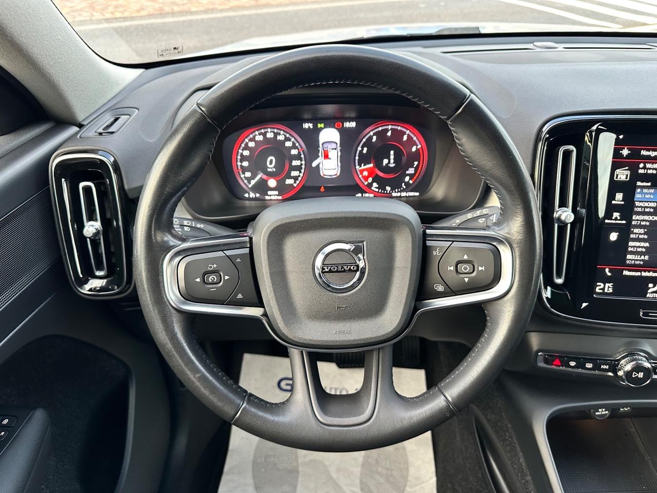 Volvo XC40 T3 Geartronic Momentum Core -km Certificati