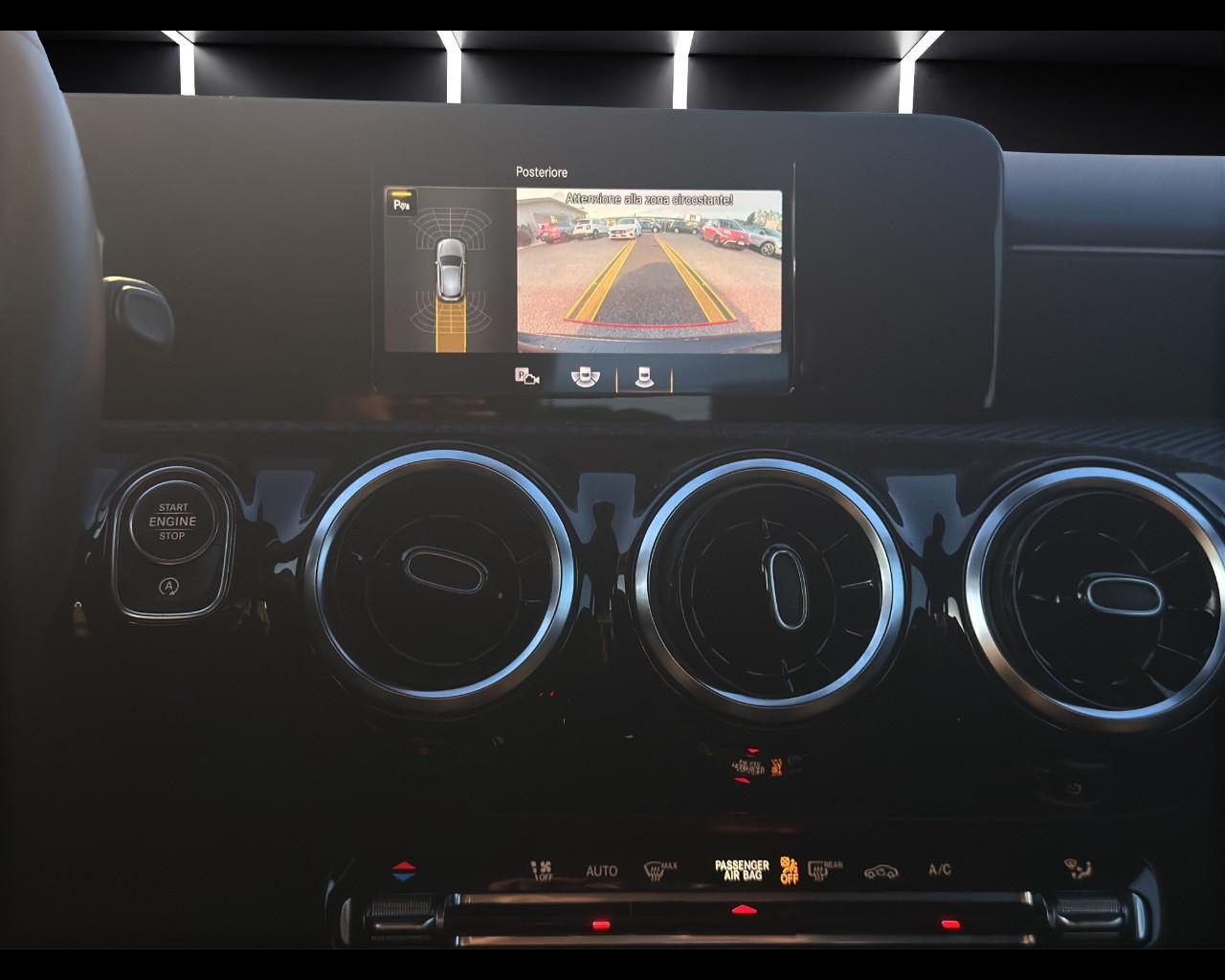 Mercedes-Benz Classe A (W177) - A 180 d Automatic Business