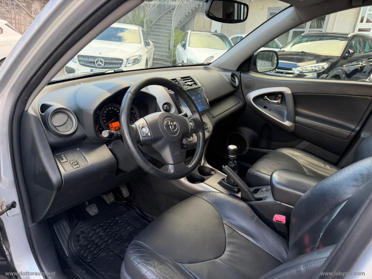 TOYOTA RAV4 2.2 D-4D 177 CV Sol Plus