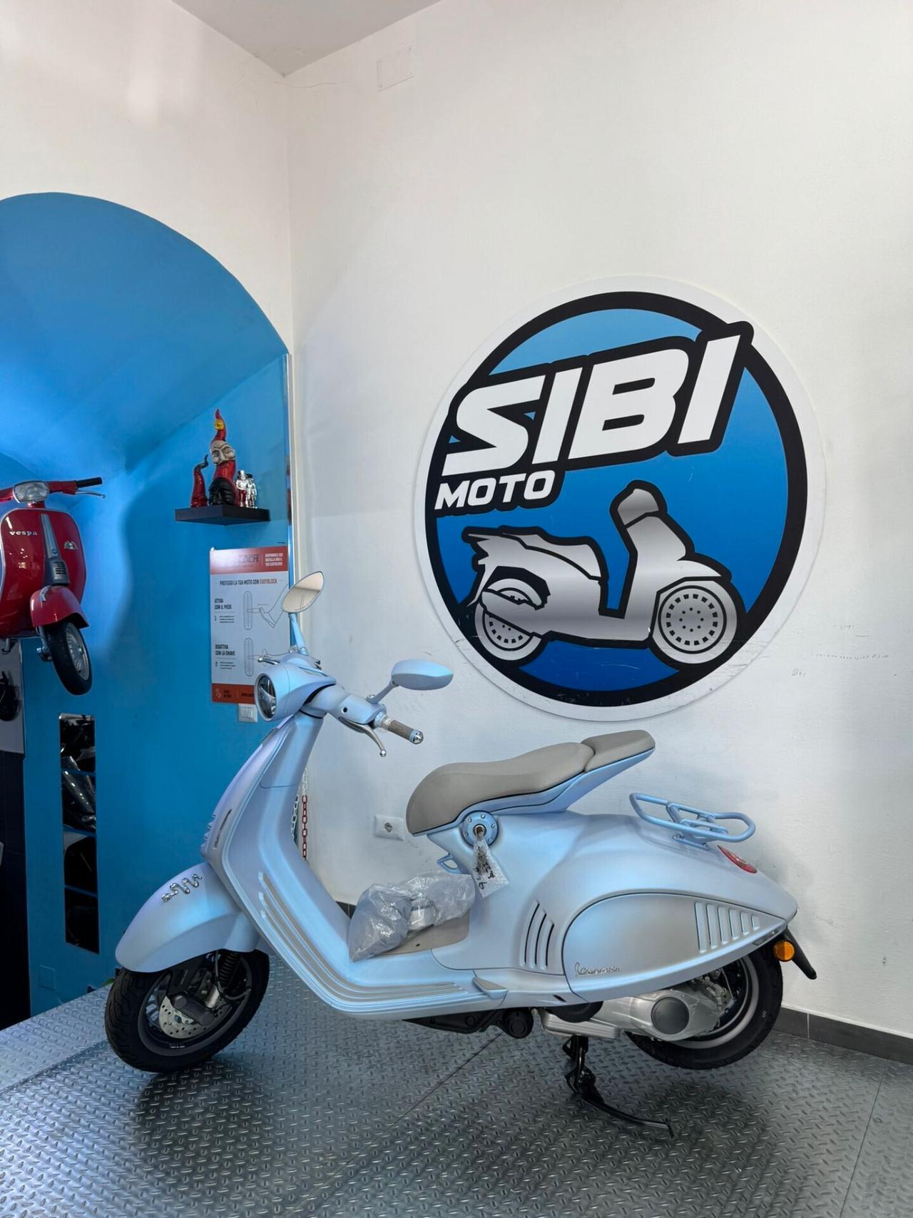 Vespa 946
