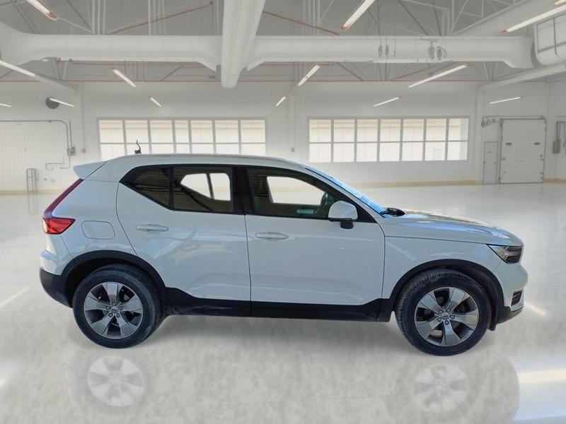 VOLVO XC40 T2 AUTOMATICO MOMENTUM SUV