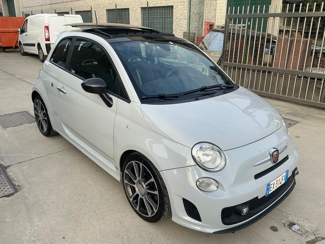 Abarth 500 1.4 Turbo T-Jet Custom