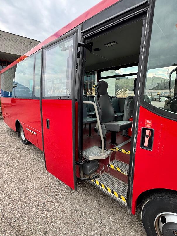 Autobus Scuole Mercedes-Benz V 818D