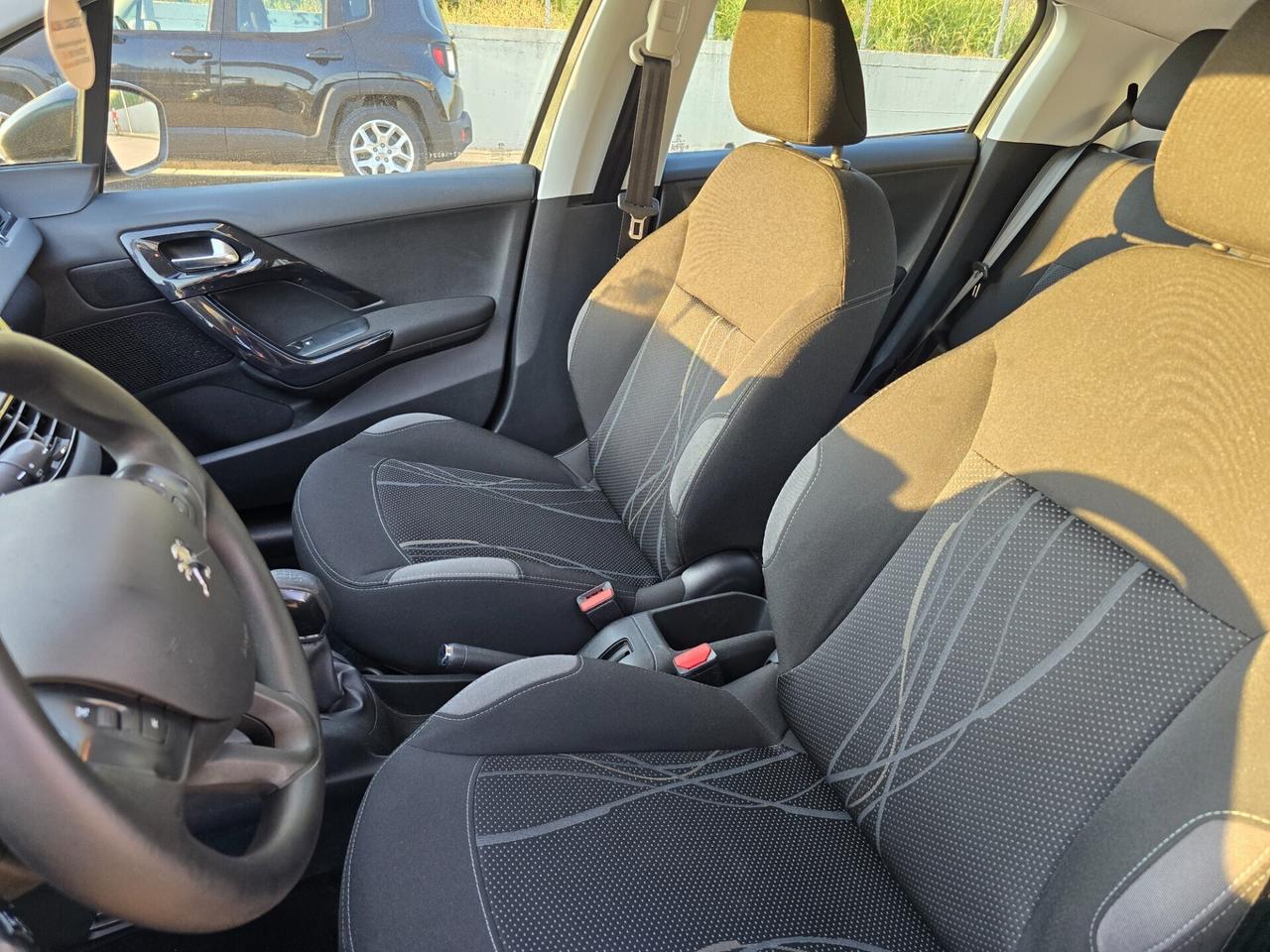 Peugeot 208 1.2 76304km PureTech 82 5 porte Allure