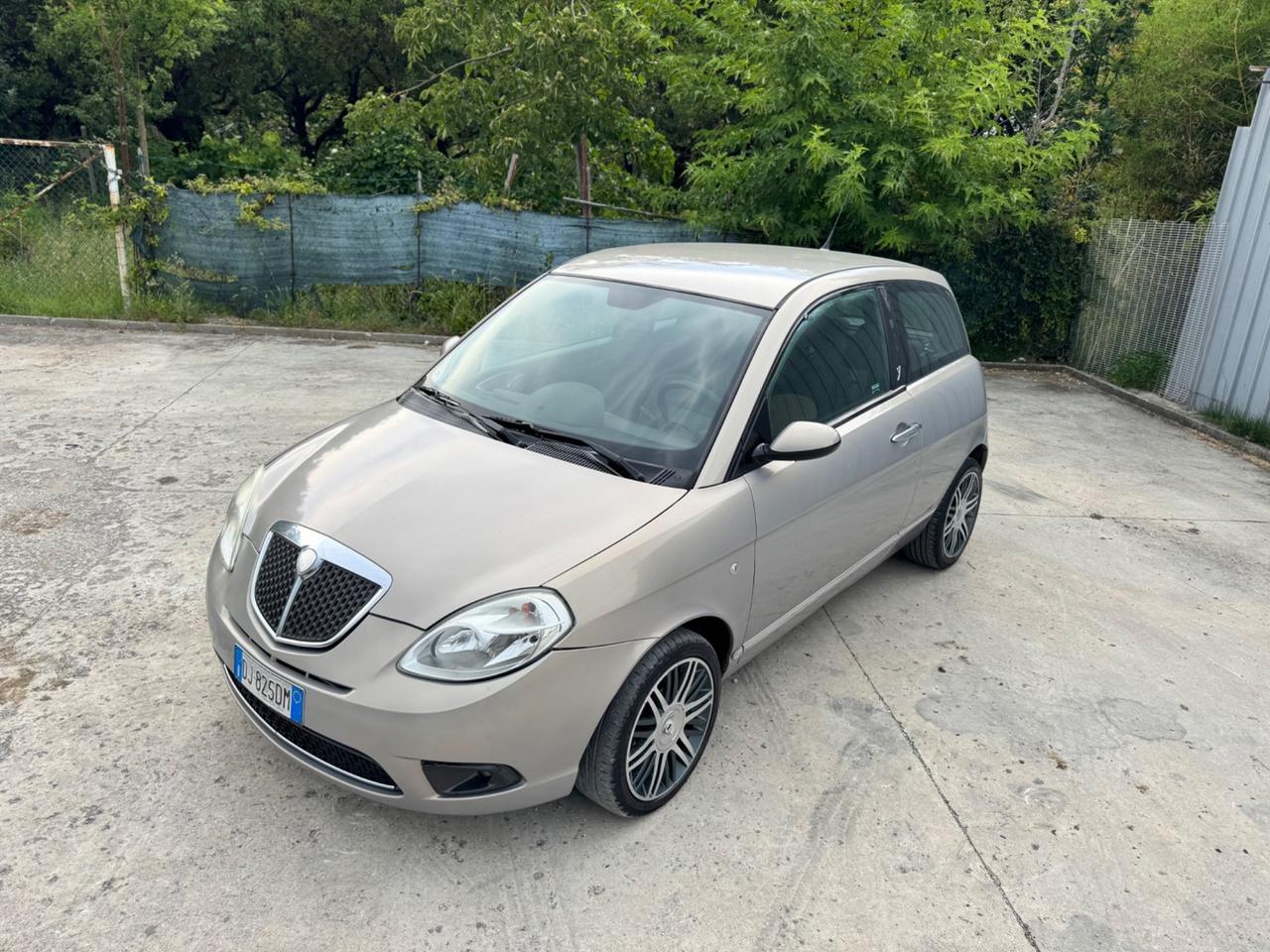 Lancia Ypsilon 1.3 MJT 90 CV ORO