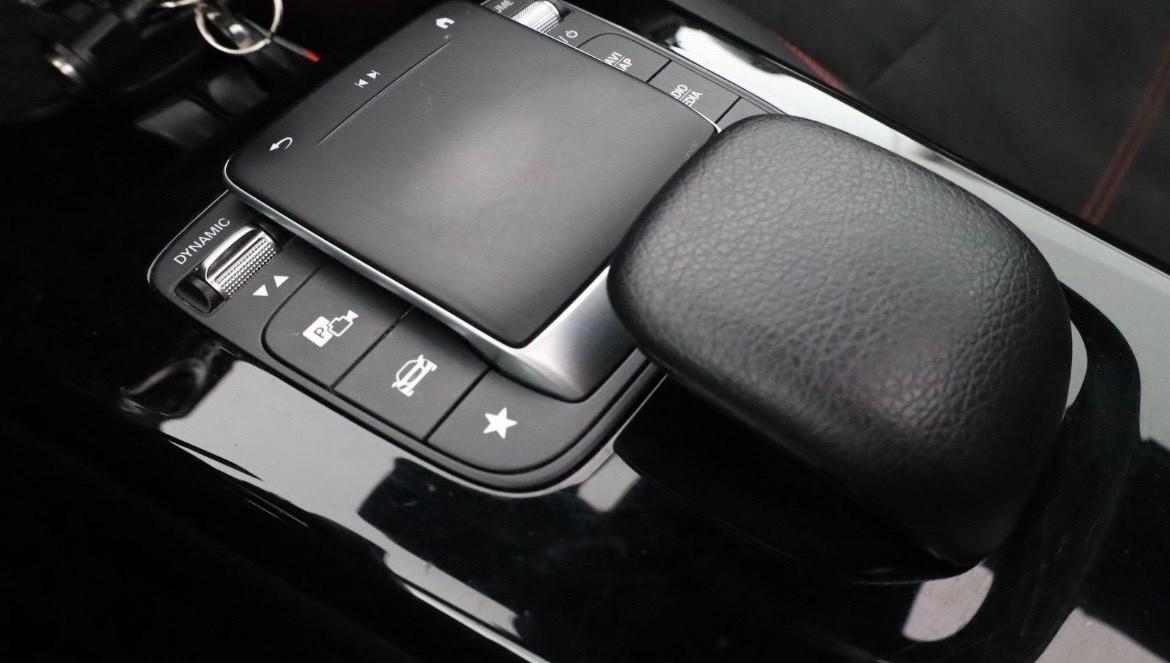 Mercedes-benz A 180d Automatic Premium AMG Line