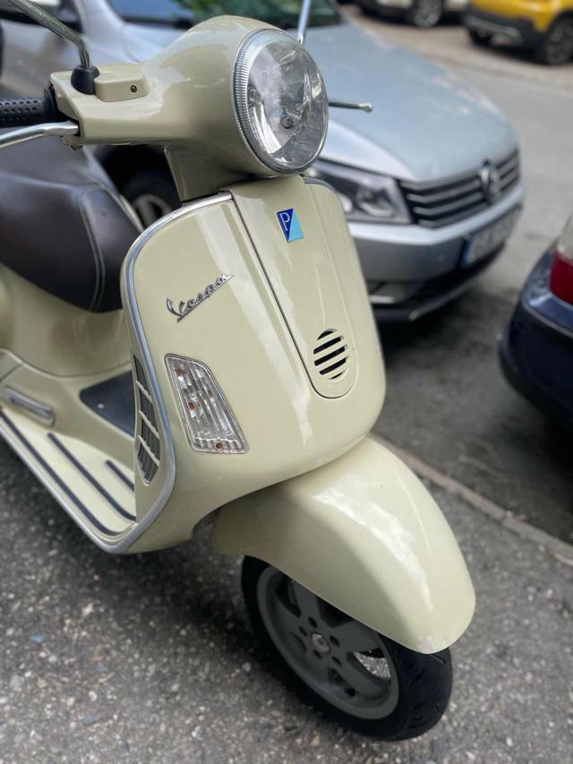 PIAGGIO Vespa 200 E L