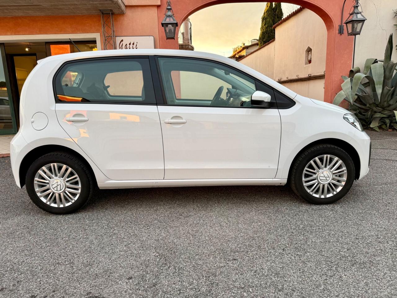 Volkswagen up! 1.0 5p. EVO sport 2000 KM