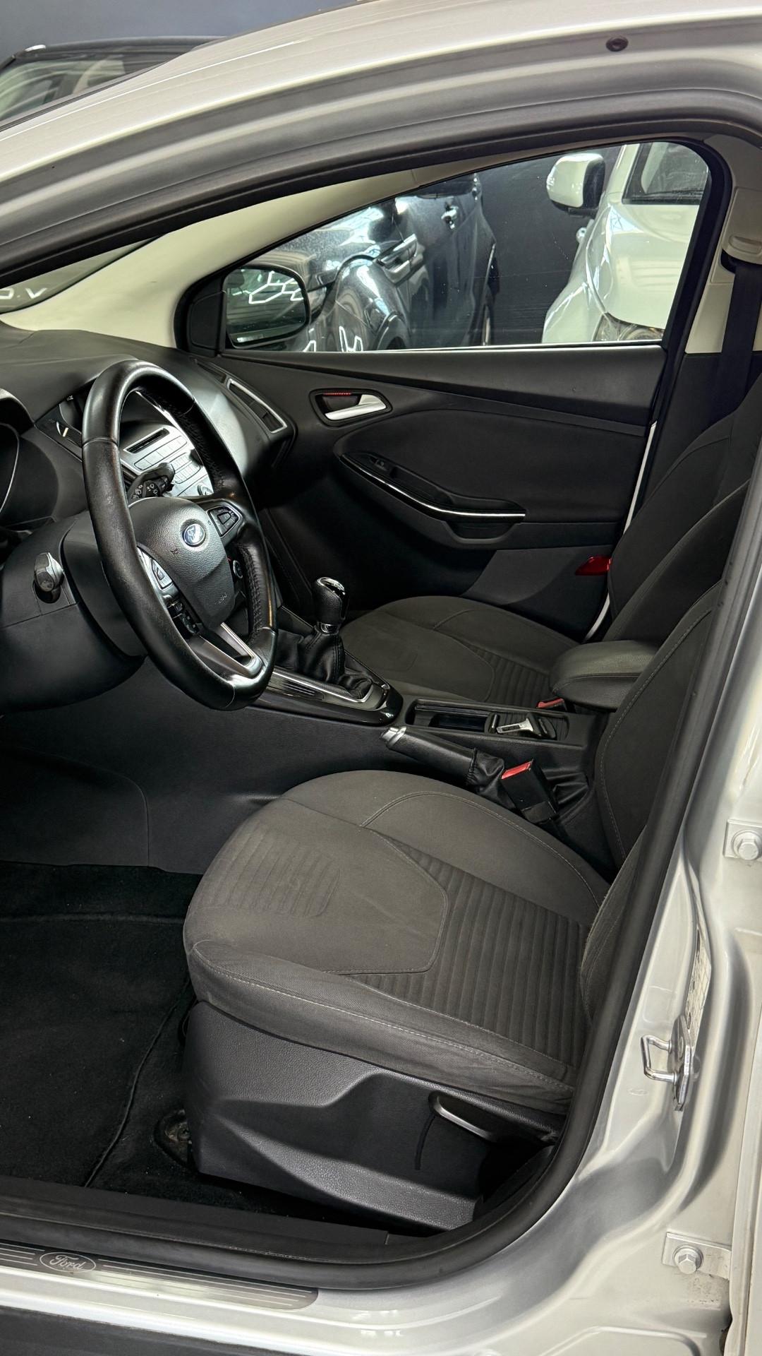 Ford Focus 1.6 120 CV GPL SW Titanium