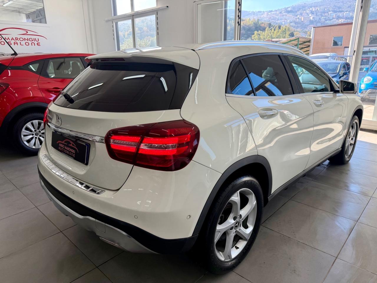 Mercedes-benz GLA 200 d Premium FINANZIABILE