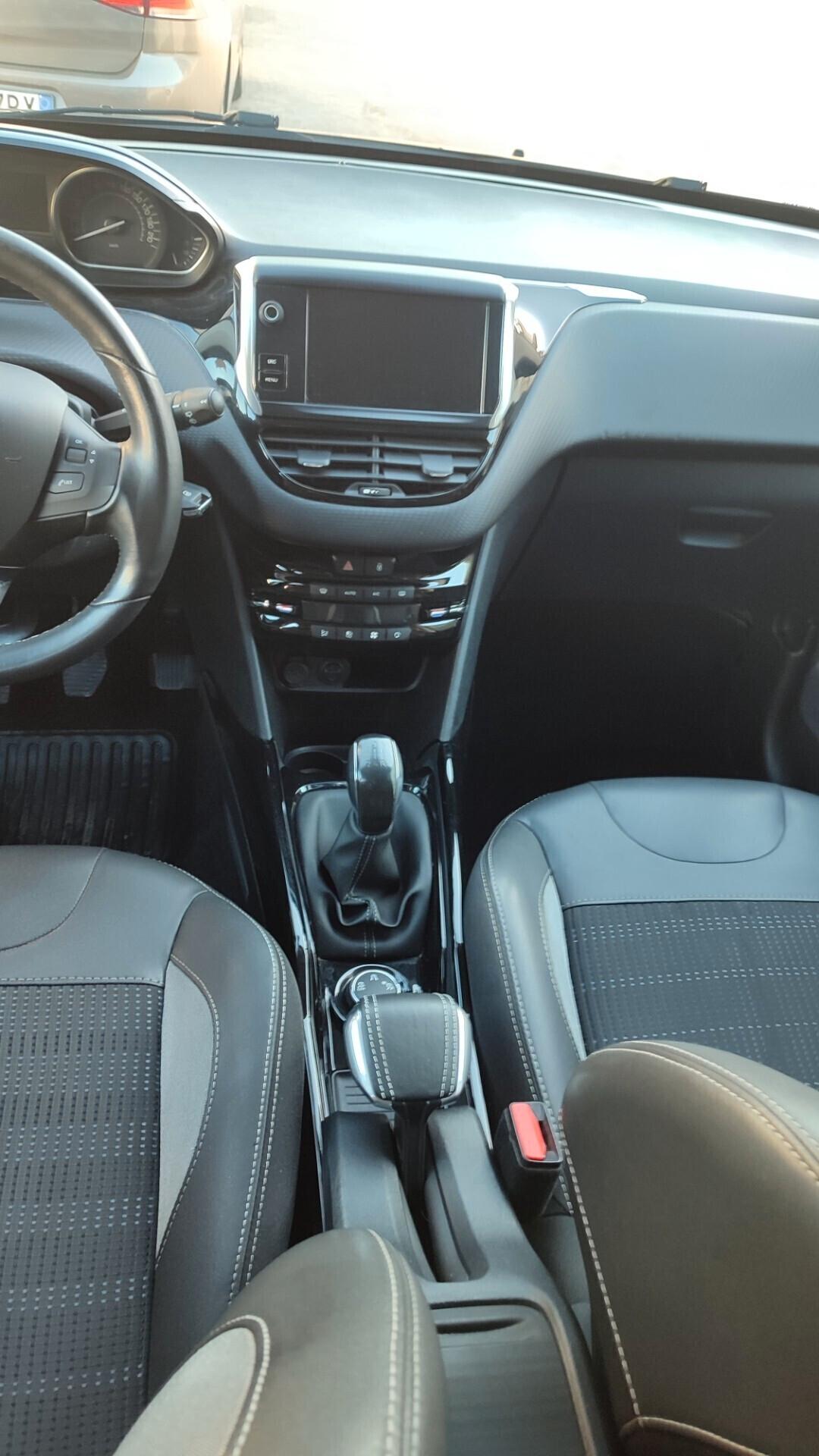Peugeot 2008 BlueHDi 100 Allure