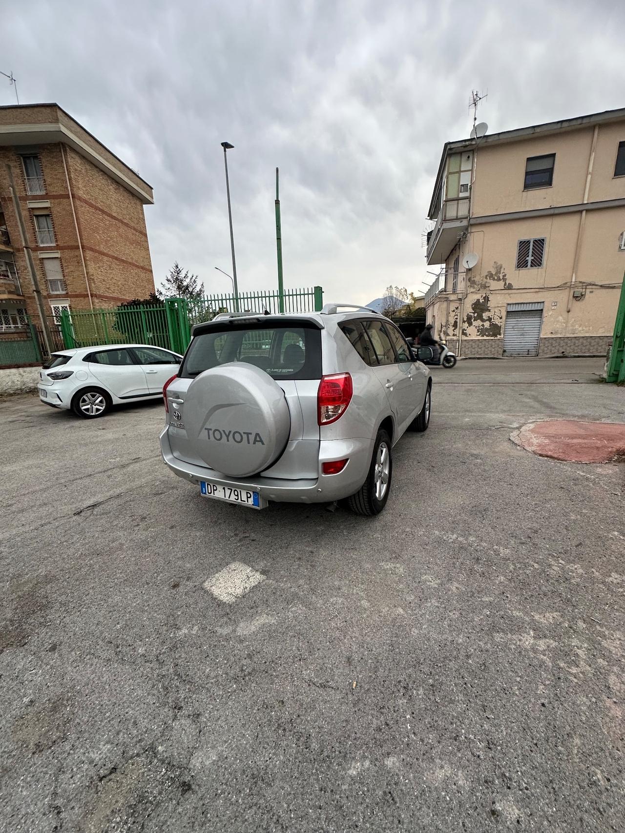 Toyota RAV 4 RAV4 2.2 D-4D 136 CV Luxury