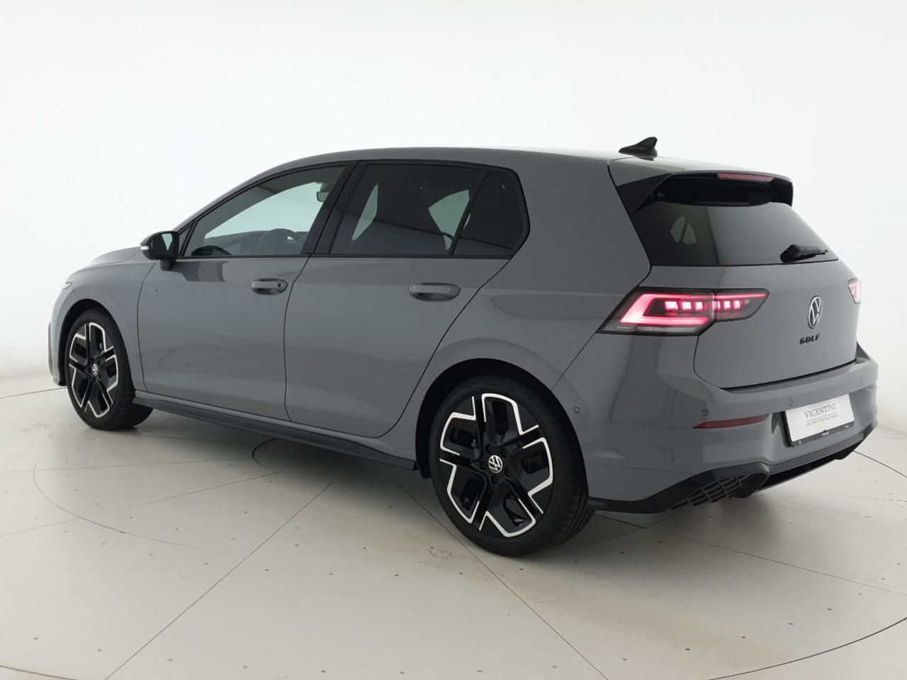 Volkswagen Golf 2.0 tdi r-line plus 150cv dsg