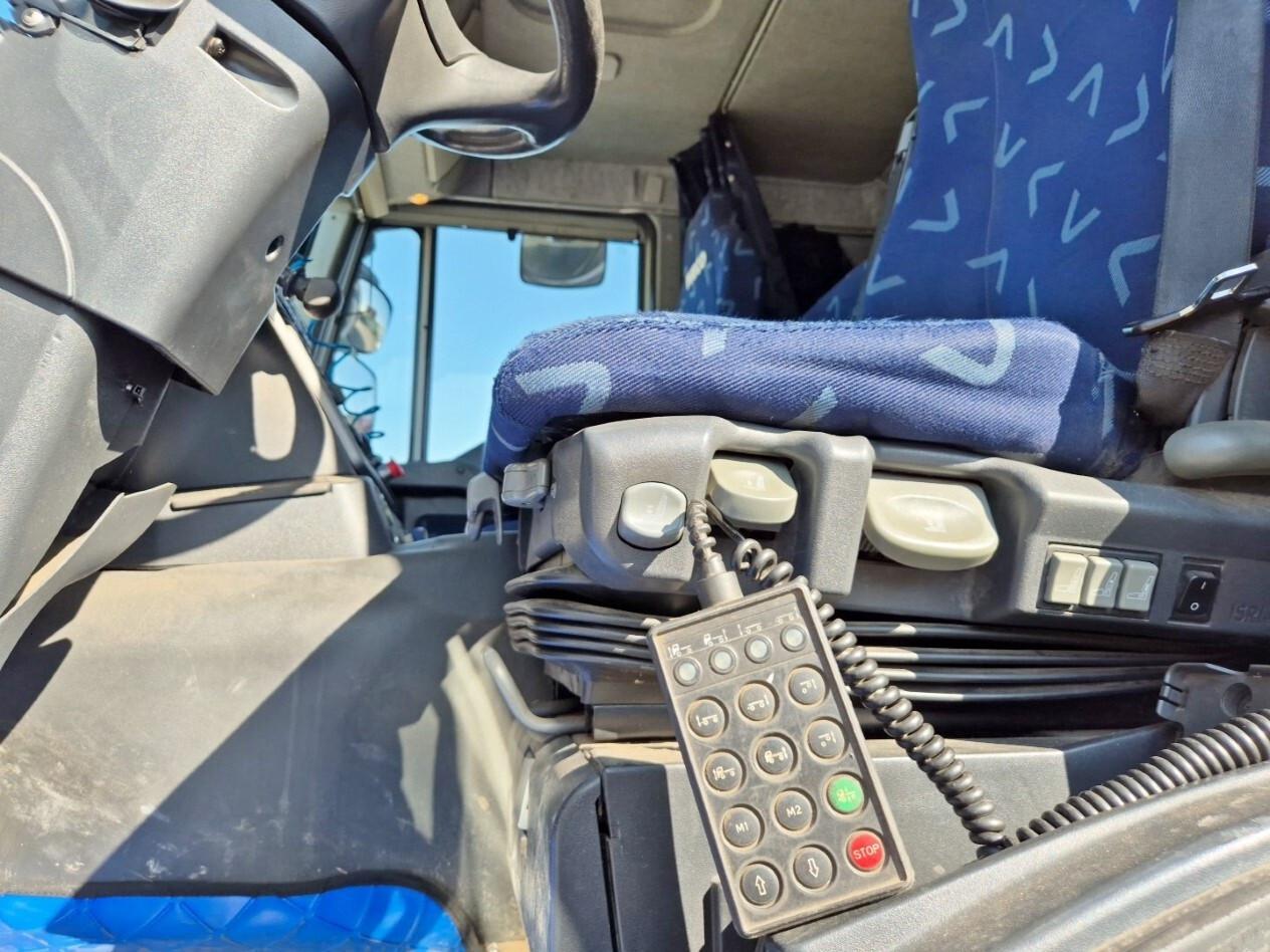IVECO STRALIS 440ST42 centina e sponda caricatrice