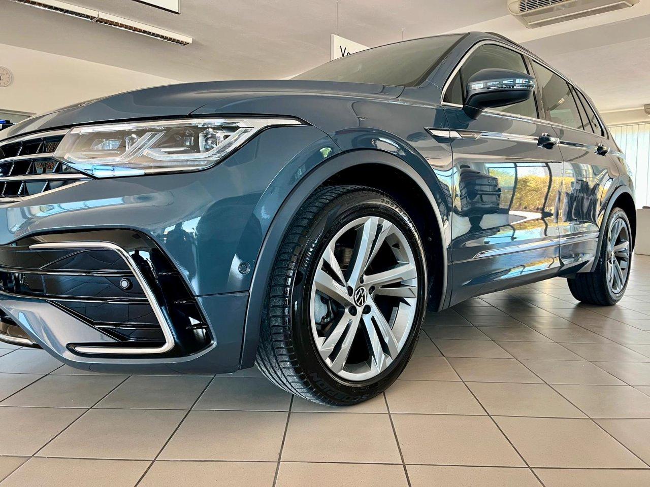 Volkswagen Tiguan 2.0 tdi R-Line 150cv dsg