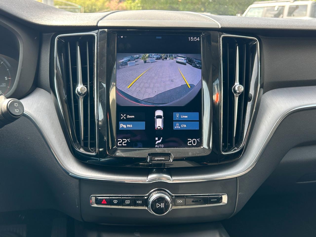 Volvo XC60 2.0 b4 Momentum awd auto