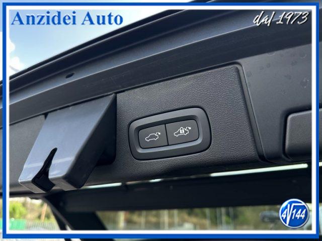 VOLVO XC60 B4 (d) AWD Geartronic Momentum Pro