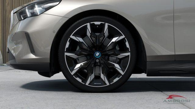 BMW i5 eDrive40