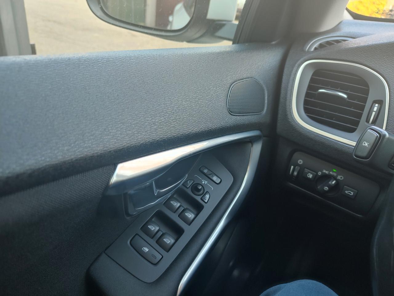 VOLVO V40 DEL 2018 DIESEL EURO6B AUTOMATICA COME NUOVA