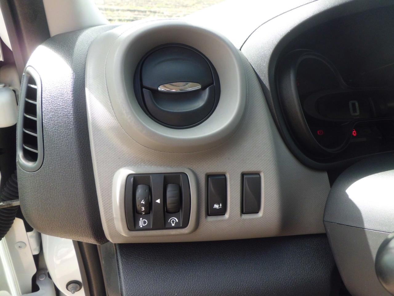 Nissan NV300 29 1.6 dCi 120CV PL-TN Van