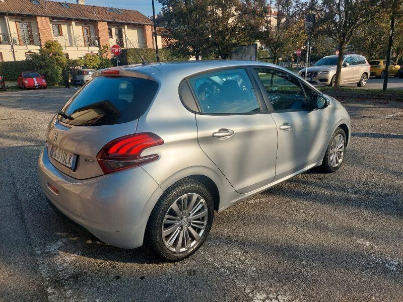 Peugeot 208 Euro 6B 1.2 Benzina 82cv 5 porte Allure OK Neopatentati