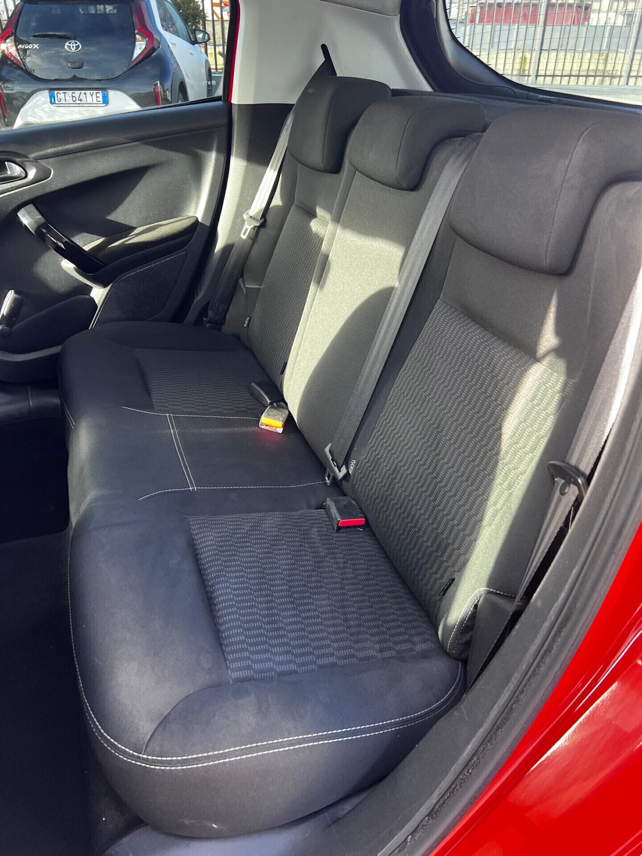 Peugeot 208 PureTech 82 5p. GPL Allure