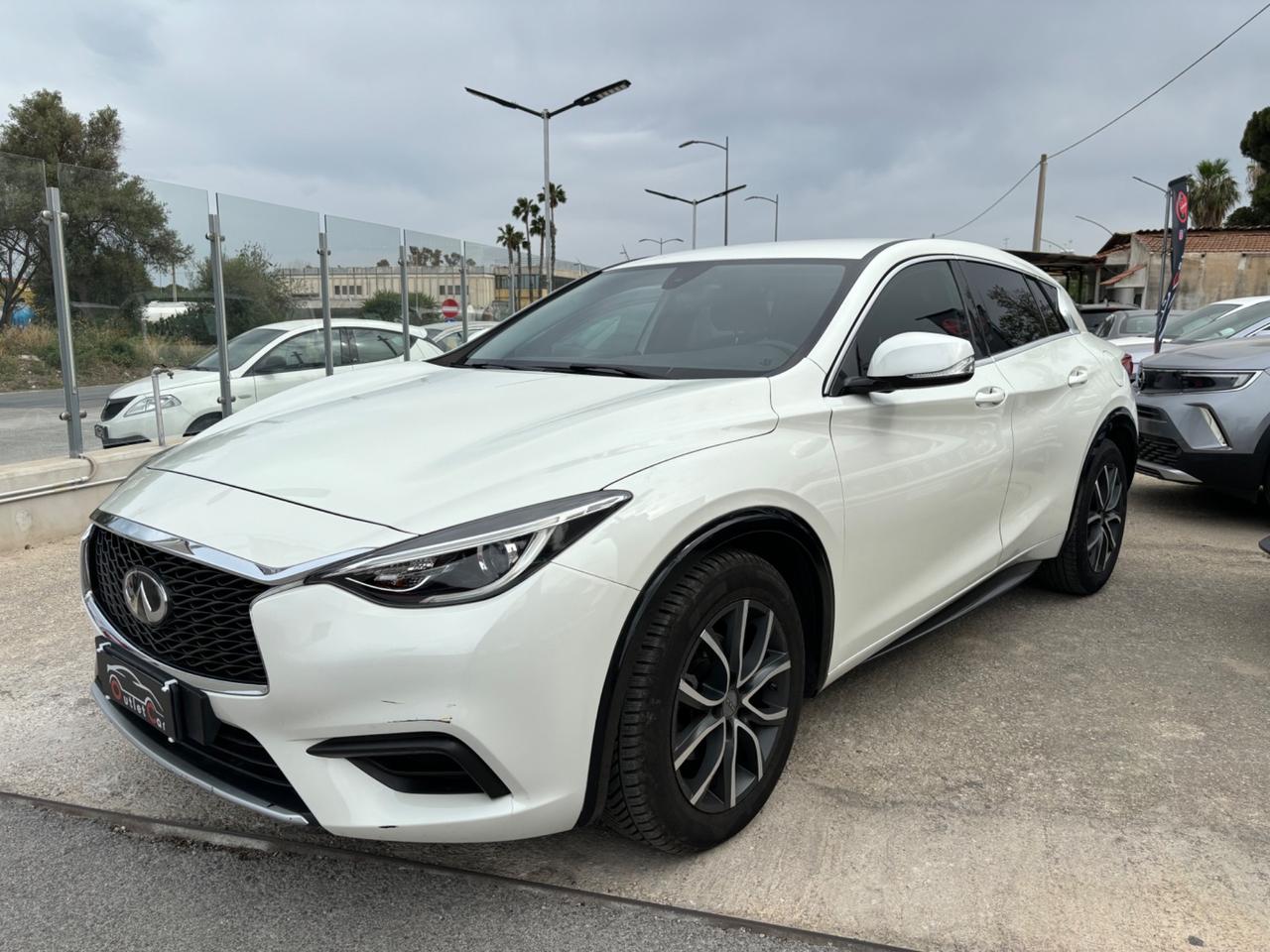 Infiniti Q30 1.5 diesel Business