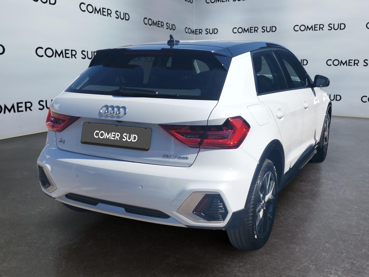 AUDI A1 II 2022 allstreet - A1 allstreet 30 1.0 tfsi Identity Contrast 116cv s tronic