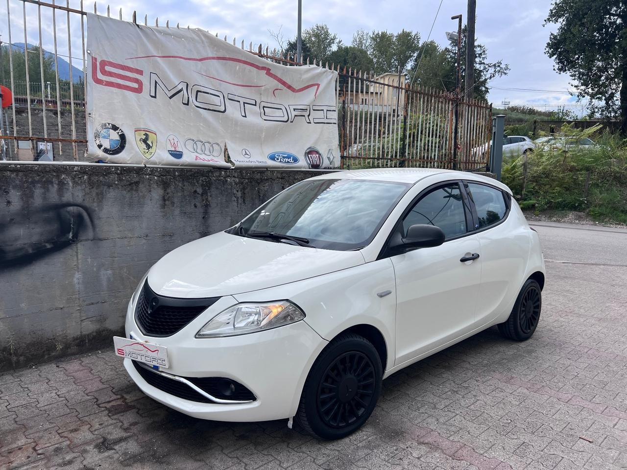 Lancia Ypsilon 1.2 69 CV 5 porte S&S Gold+Blockshaft