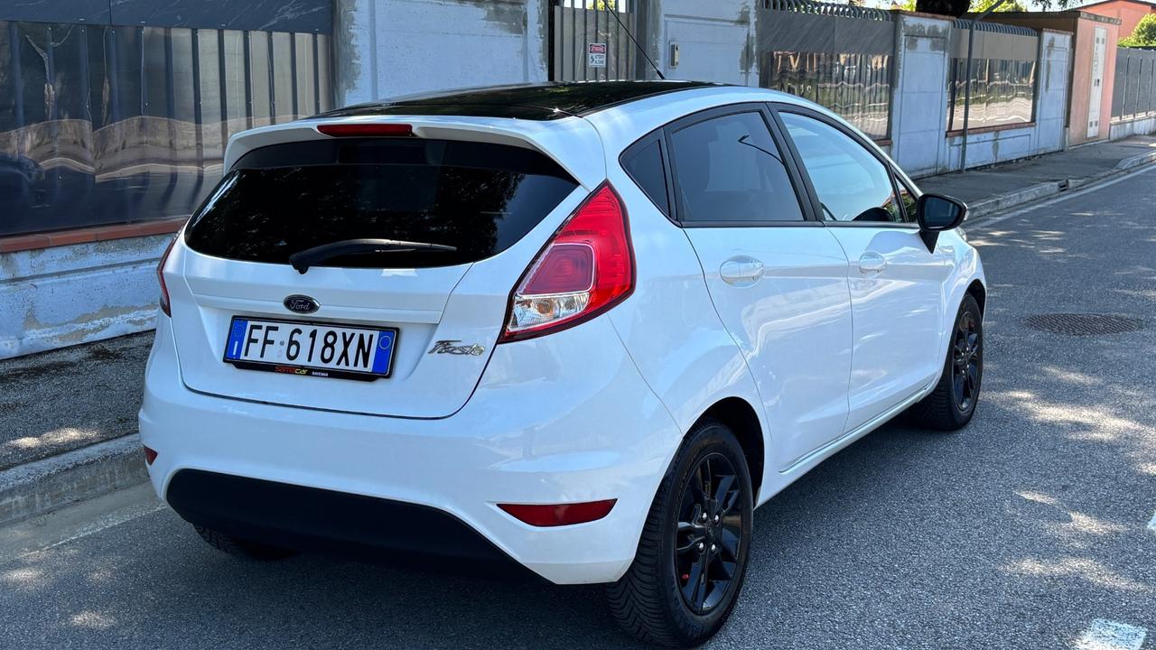 Ford Fiesta 1.5 TDCi 75CV 5 porte Black & White Edition