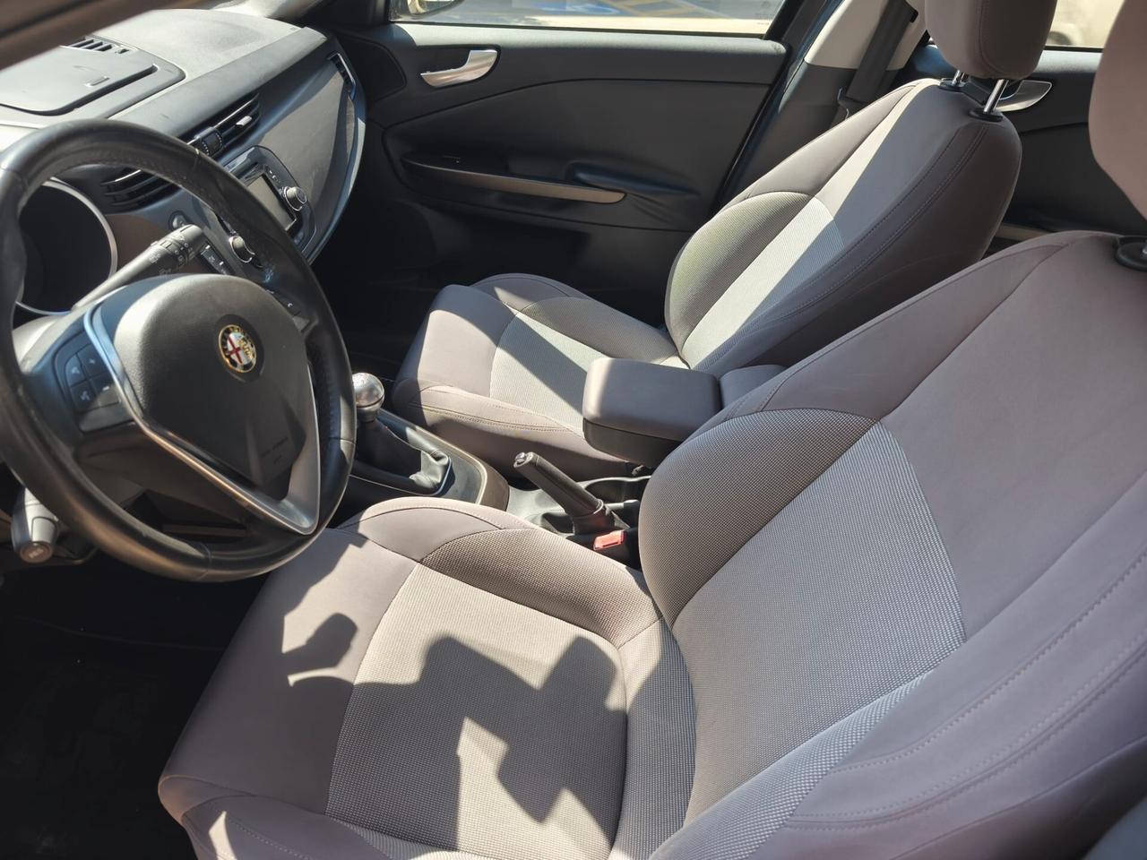 Alfa Romeo Giulietta 1.6 JTDm-2 105 CV Exclusive