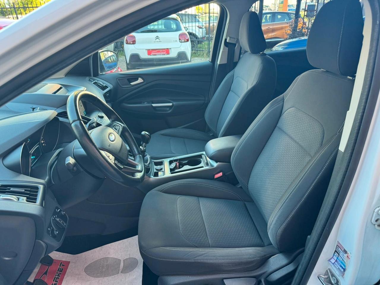 Ford Kuga 1.5 TDCI 120 CV 2WD Titanium